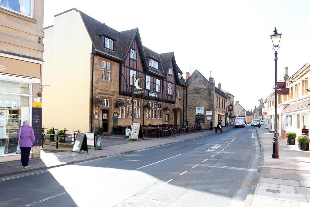 Half Moon, Sherborne By Marston'S Inns Exterior photo